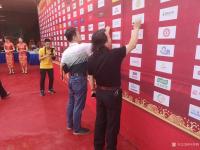 艺术家叶仲桥生活:8月28日晚以市文化志愿者身份应邀出席澎拜公司九周年庆典,在【图0】