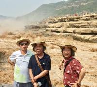 艺术家刘应雄生活:刘应雄、段传新、刘斌群等结伴驾车赴北方釆风写生;于8月6日出【图1】