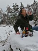 艺术家王华中生活:雪中放纵-下场雪实在不易,雪中癫一次,酒杯里添加点雪美味十足【图3】