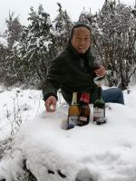 艺术家王华中生活:雪中放纵-下场雪实在不易,雪中癫一次,酒杯里添加点雪美味十足【图4】