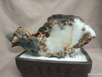 艺术家杨增超收藏:白灵玉原石欣赏《高山积雪》;
白灵玉原石欣赏《年年有鱼》;【图0】