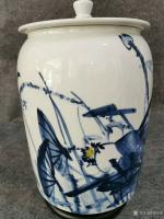 艺术家甘庆琼日记:手绘原创瓷器作品,每个都是世上唯一的孤品。
此次赴景德【图1】