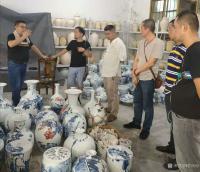 艺术家甘庆琼日记:手绘原创瓷器作品,每个都是世上唯一的孤品。
此次赴景德【图5】