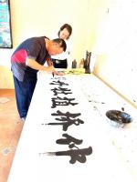 艺术家叶仲桥生活:原駐港部队副司令員陈维展将军为我題《仲桥植牡丹》,给我鼓励。【图3】