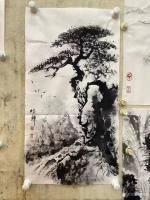 艺术家罗树辉日记:国画山水画松树黄山
今天朋友小聚。弄了几张小画。玩玩。【图1】