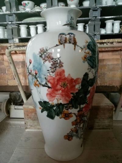 陈子华日记-很多人都认为陶瓶外的画是印刷的，却不知道很多是手绘的。【图2】