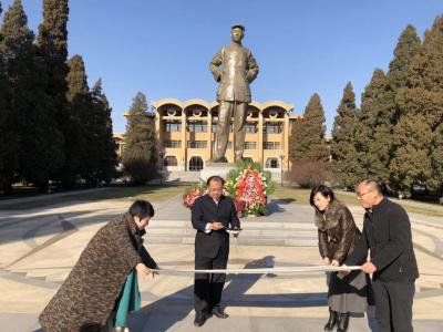周鹏飞生活-12月26日在中央党校毛主席的雕像下、
在毛主席的注视下：
河南淅川县、叶县【图5】