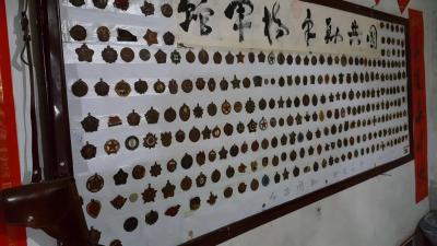 何俊收藏-数十年来何俊收藏了近百枚国共两党将军和烈士的各种勋章。【图5】