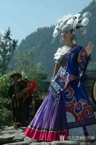 杨洪顺日记-苗族歌后阿幼朵，是苗族人心目中的传奇女神，金凤凰，她动人的歌声和励志的故事激励和【图7】