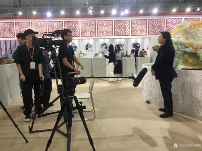 叶仲桥收藏-10月20日上午以云浮艺术名家的身份接受广东电视传媒拍摄的《云浮之光》的拍摄，云【图2】