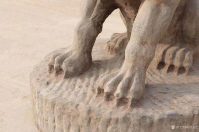 明清古艺日记-青石雕刻《宋元雄狮》，高65厘米座直径47厘米，雄狮雕像造型威猛霸气，肌肉发达，【图2】