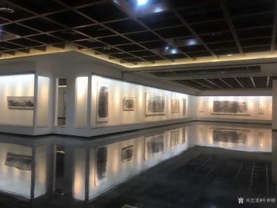 叶仲桥收藏-《李照东中国画作品展》在世界客商中心举行
  提前一天，早上六点多钟开车六个多【图2】