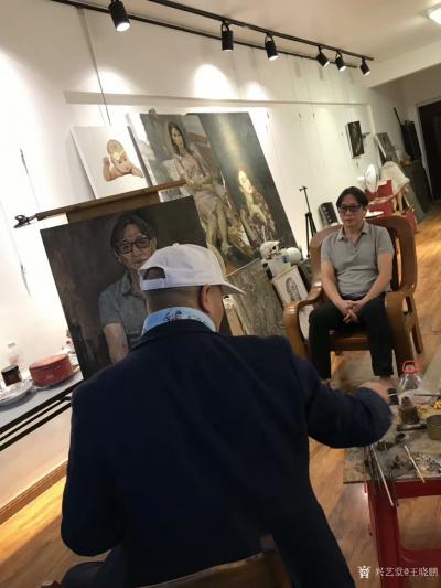 王晓鹏日记-油画人物肖像写生作品《丁丁先生》，来自北京朋友的丁丁。
分享创作过程和作品合影【图1】