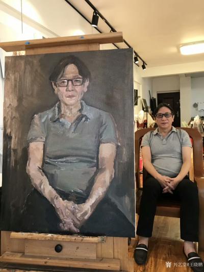 王晓鹏日记-油画人物肖像写生作品《丁丁先生》，来自北京朋友的丁丁。
分享创作过程和作品合影【图3】