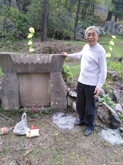 陈祖松生活-清明节祭祖扫墓。【图4】