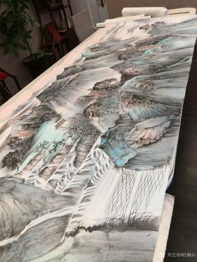 任振山收藏-应邀为某地产集团绘制的巨幅国画山水画《旭日东升图》。【图3】